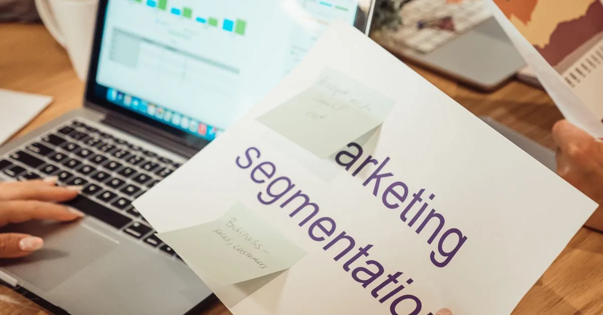 agence de marketing digital spécialisée dans la stratégie en ligne, le seo, la publicité payante et la gestion des réseaux sociaux pour booster votre visibilité et vos ventes.