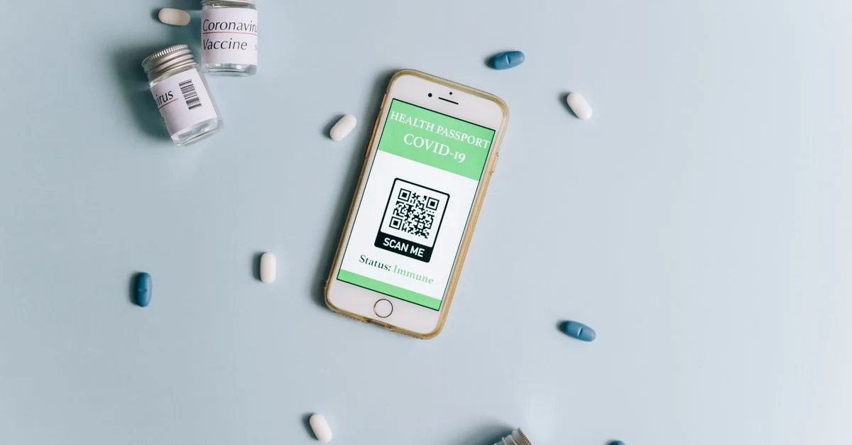 découvrez comment les codes-barres révèlent l'origine des produits grâce aux codes pays et leur importance dans la traçabilité commerciale.