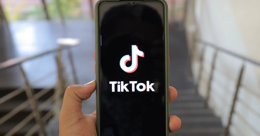 découvrez des méthodes efficaces pour supprimer le filigrane tiktok de vos vidéos rapidement et facilement.