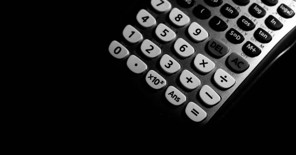 calculez facilement la dérivée de toute fonction mathématique avec notre calculateur de dérivées précis et rapide.