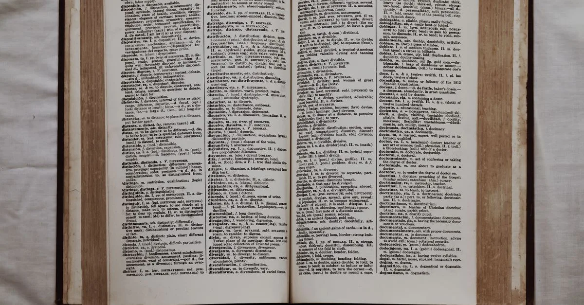 découvrez tout sur les dictionnaires en python : création, manipulation et utilisation efficace pour gérer vos données clés-valeurs.
